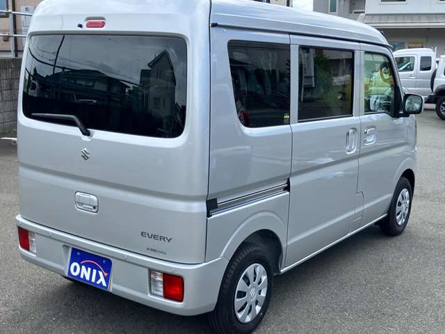 わたしたちオニキス平塚では、自社ユーザー様からの下取り、買取りをメインに在庫車を取り揃えております。前オーナー様がどの様に使用してきたか、どんな整備をしてきたか等、履歴の明るい車両多数です(^o^)/