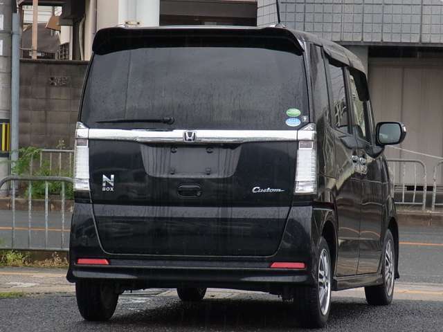 電車でお越しの場合、最寄の駅は市営地下鉄東西線の小野駅です。　JR東海道線の山科駅（京都駅より1駅東）から市営地下鉄に乗り換えて頂くのがスムーズです。