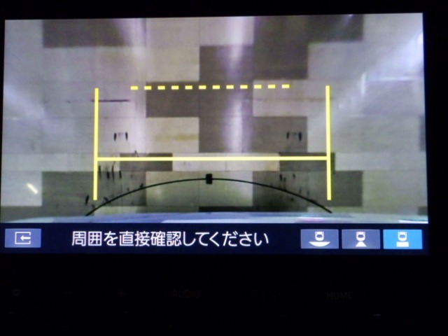 ■バックカメラ■運転が苦手な方も車庫入れラクラクです！。ギアをリバースに入れれば自動的にモニターが切り換わりますので、面倒な操作は不要です。狭い駐車場もお車を傷つけず安心です♪。