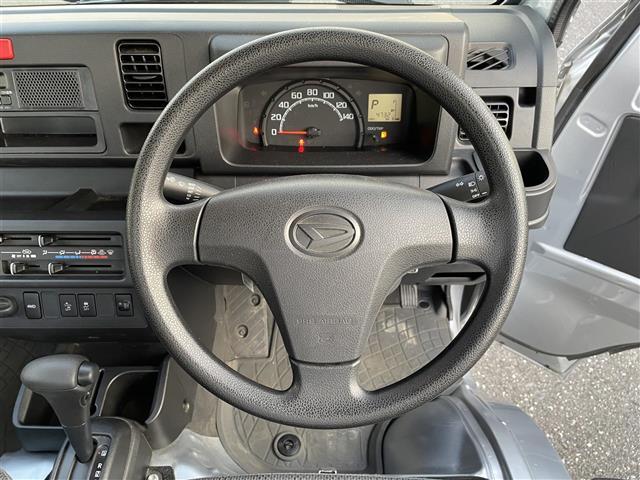気になる車はすぐにお問い合わせください！画面右側の0066から始まる無料ダイヤルからお問い合わせ下さい！専門スタッフがお車のご質問にお答えいたします！