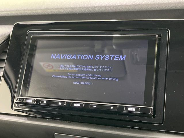 【ディスプレイオーディオ】視認性が高いディスプレイオーディオを装備♪操作性も良好で直感的なソース選択が可能です。