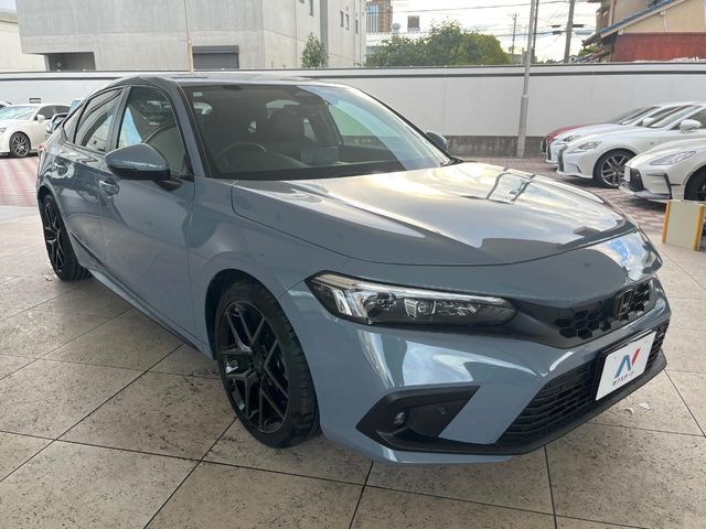 大好評のボディコーティング「弾スプラッシュコート」もご納車までに施工可能。通常のガラスコートと異なる、耐久年数6年の無機質ガラスコーティングが、ボディをキレイな状態に保ってくれます。