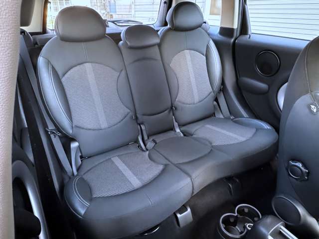 ミニクーパーD　オール4　パークレーン入庫しました！専用ボディカラー、ナビゲーションパッケージ、フルセグTV、バックカメラ、クルコン、シートヒーター、夏冬タイヤ付き！！お気軽にお問い合わせください。