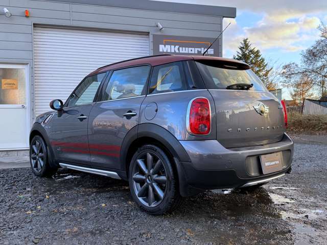 ミニクーパーD　オール4　パークレーン入庫しました！専用ボディカラー、ナビゲーションパッケージ、フルセグTV、バックカメラ、クルコン、シートヒーター、夏冬タイヤ付き！！お気軽にお問い合わせください。