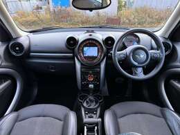 ミニクーパーD　オール4　パークレーン入庫しました！専用ボディカラー、ナビゲーションパッケージ、フルセグTV、バックカメラ、クルコン、シートヒーター、夏冬タイヤ付き！！お気軽にお問い合わせください。