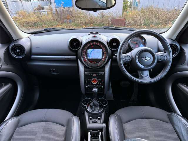 ミニクーパーD　オール4　パークレーン入庫しました！専用ボディカラー、ナビゲーションパッケージ、フルセグTV、バックカメラ、クルコン、シートヒーター、夏冬タイヤ付き！！お気軽にお問い合わせください。