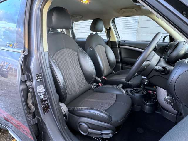 ミニクーパーD　オール4　パークレーン入庫しました！専用ボディカラー、ナビゲーションパッケージ、フルセグTV、バックカメラ、クルコン、シートヒーター、夏冬タイヤ付き！！お気軽にお問い合わせください。