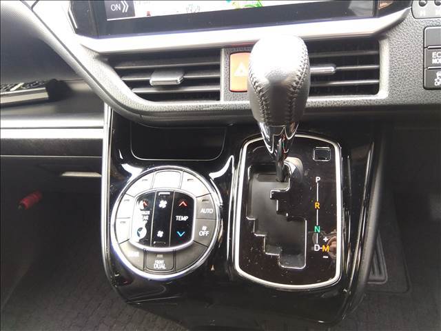 4WD☆禁煙車☆走行5.6万キロ☆モデリスタエアロ☆アルパイン11型ナビ☆アルパイン10.5型フリップダウンM☆両側パワスラ☆トヨタセーフティセンス☆オートハイビーム☆LDA☆クルコン☆試乗出来ます☆