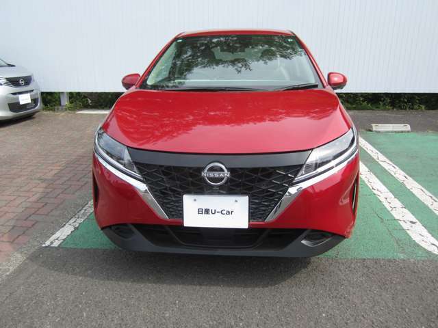 衝突被害軽減ブレーキ】よそ見運転の追突事故が増えています！もしぶつかりそうになったら自動でブレーキをかけてくれるので、事故のリスクを減らすことができます。