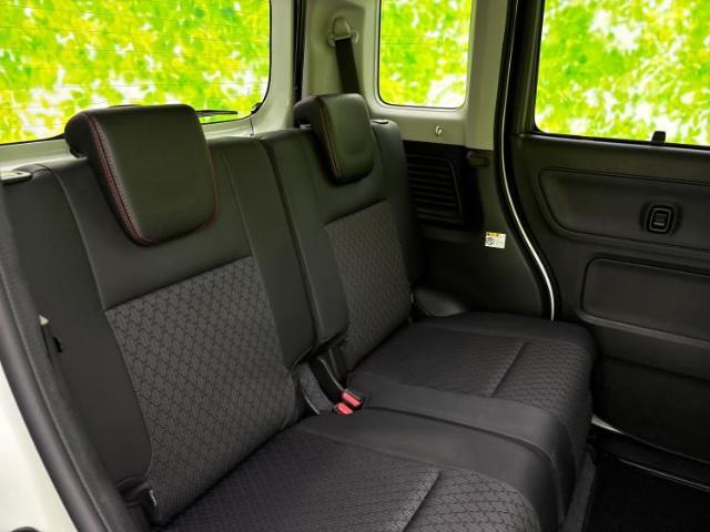 WECARSでは各商談席に大型モニターをご用意しております！見やすい大画面でゆったりと全国の在庫をご覧いただけます！是非ご来店お待ちしております！
