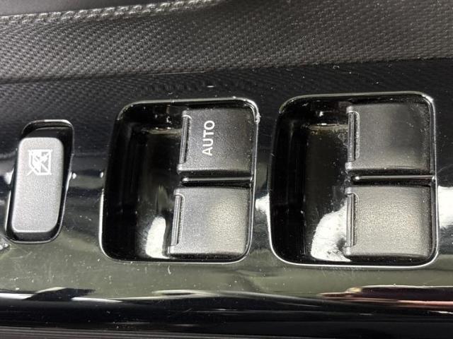国産車から輸入車まで多様なお客様のニーズのお応えできるように、全国規模で豊富な在庫展開！車のことならWECARSへ！