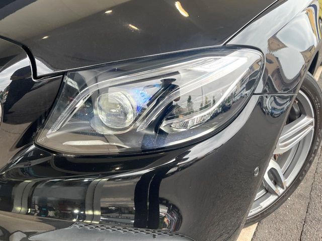 ●LEDヘッドライト：夜間走行時も良好な視界を確保し安心して運転できる高輝度LEDヘッドライトを装備！点灯速度が早く、消費電力も抑えられています。