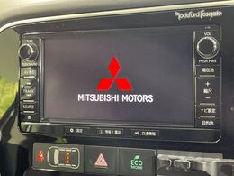 【純正ナビ】人気の純正ナビを装備しております。ナビの使いやすさはもちろん、オーディオ機能も充実！キャンプや旅行はもちろん、通勤や買い物など普段のドライブも楽しくなるはず♪