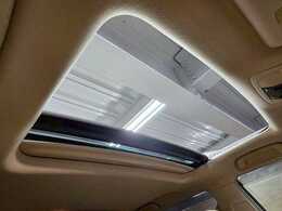 【ビルトインETC】で高速道路もスムーズに乗り降り可能で、ご納車直後からの遠距離ドライブも可能です。