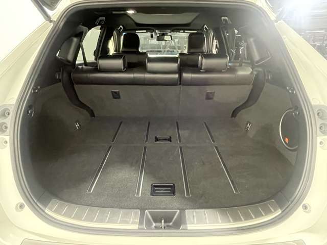 荷台スペース【内装エクステリア】店舗にて現車の確認も頂けますので、お電話で在庫のご確認の上是非ご来店くださいませ！！！【跳ね上げ式/埋め込み式】でスペース確保ができますね！！