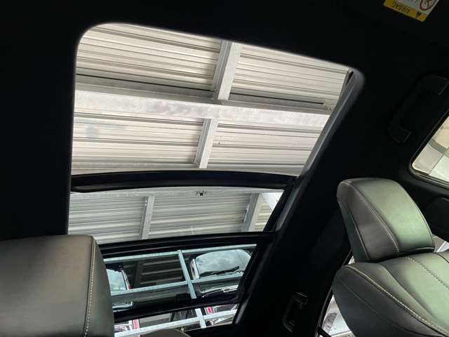 【サンルーフ】車内には爽やかな風や太陽の穏やかな光が差し込みます！！！