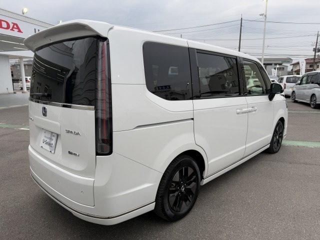 ご納車までの期間ですが、県内のお客様は1、2週間、県外のお客様は2、3週間ほどでご納車が可能となります。但し、お支払いや書類の状況によっては多少の前後もありますので、その際には何卒ご了承下さい。