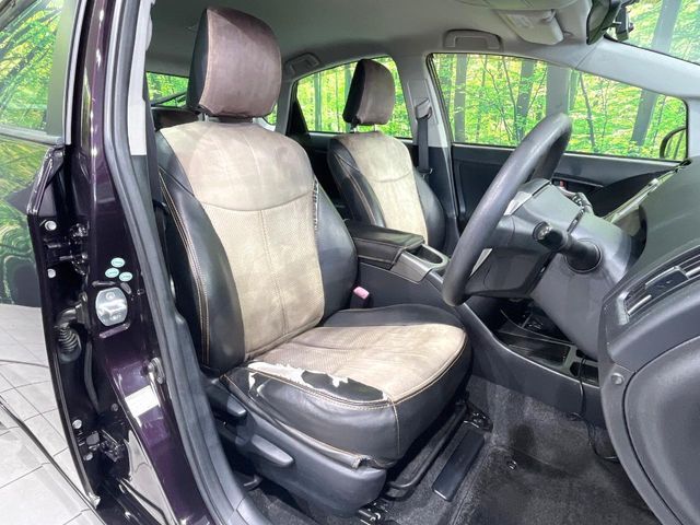 運転席シート廻りは使用感も少なく、良好な状態となっています。丁寧に使われていたことがよくわかりますね。