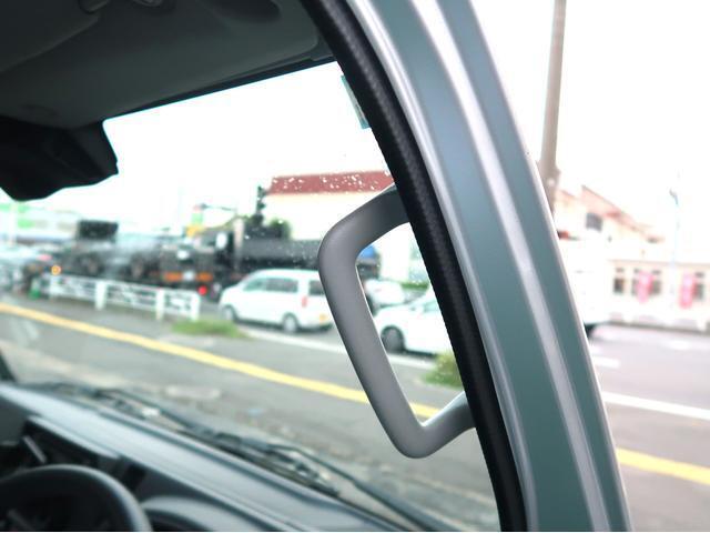 乗り降りラクラク！アシストグリップもついています！