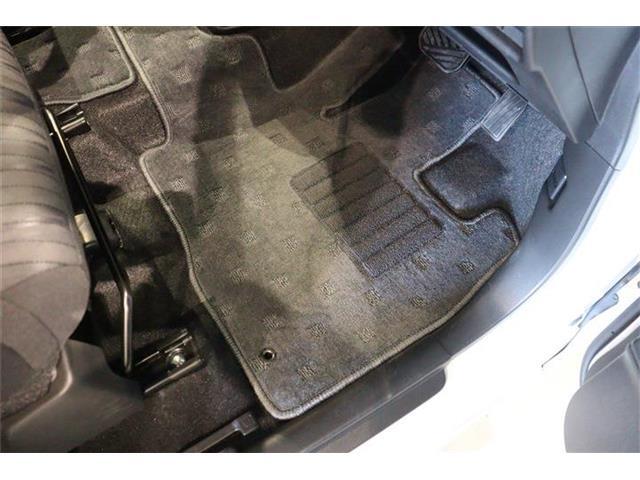 フロアマット装着済み！汚れがちなフロアマットもきれいな状態ですよ♪