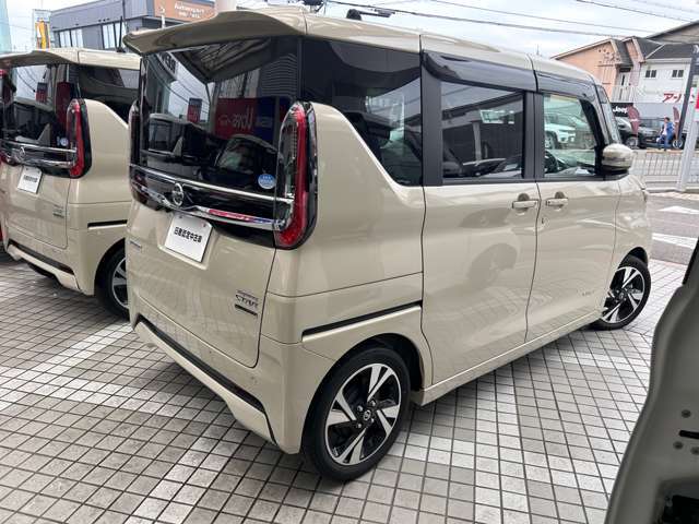 日産プレミアム認定中古車ワイド保証　「24ヶ月・走行距離無制限」　（別途費用にて保証の1年or2年延長が可能です）　・納車後1ヶ月or1000km時の無料点検もお付けしております。