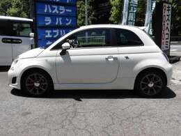 一部離島を除く全国のナンバーが当店で取得可能です。広島県以外からのご購入でもユーザー様がわずらわしい事務処理をする必要はございません。陸送も可能ですし、当店でナンバーが付いた状態でのお渡しも可能です。