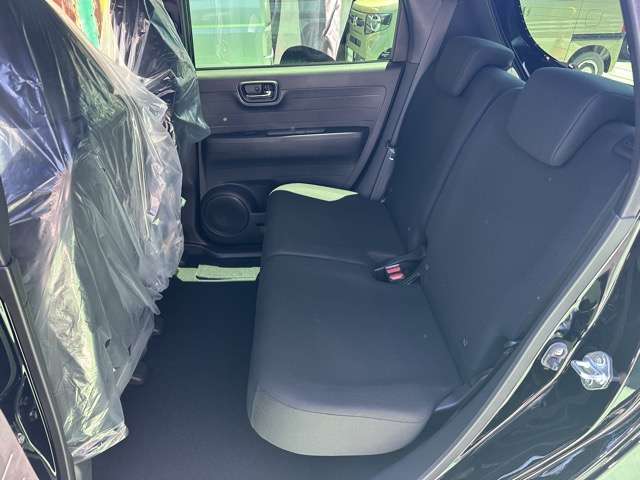 ★5年間新車保障★初度登録から5年間の新車保証が含まれています。長期間、安心してお乗り頂けます！保障費用は支払総額に含まれています！遠方のお客様は保証継承後、お近くのディーラーにて保証が受けられます！