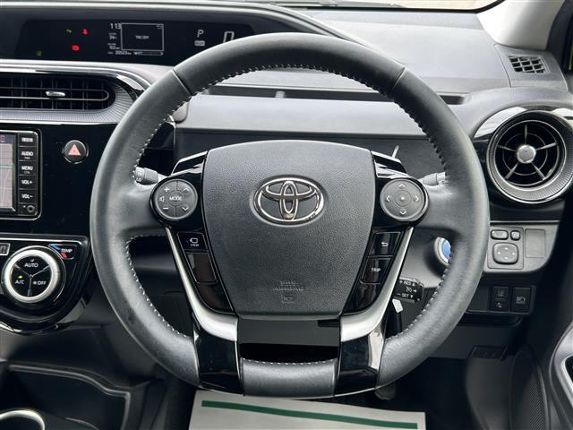 【ステアリングスイッチ】運転時操作もラクラク安心機能が搭載。