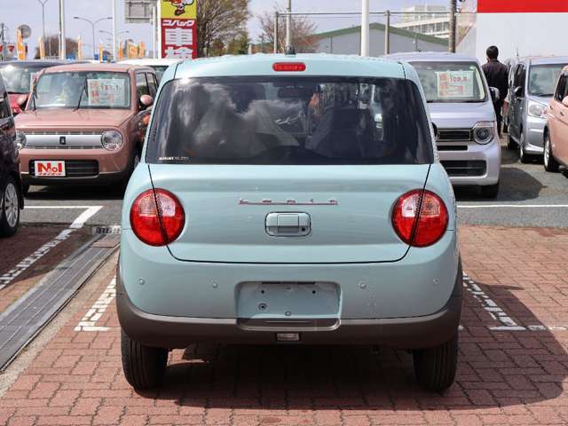 今の軽自動車は、とても広い！普通車と比べて維持費もお得で、家計に優しいですよ！