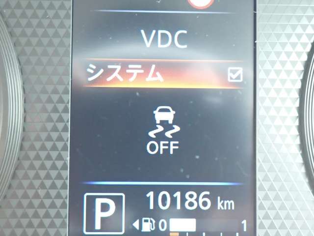 VDC（横滑り防止装置）が装備されており滑りやすい道や障害物を回避した際に車両を安定させてくれますので安心です♪