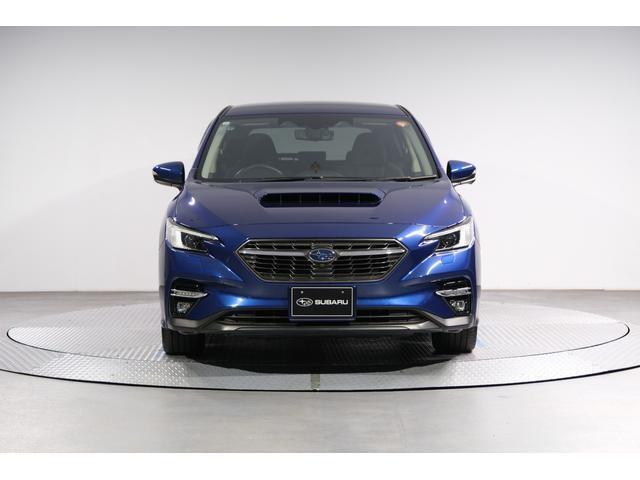 航空機をモチーフにしたフロントグリル、スバルらしさをさりげなくアピールしています