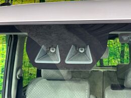 【スマートアシスト】走行中に前方の車両等を認識し、衝突しそうな時は警報とブレーキで衝突回避と被害軽減をアシスト。より安全にドライブをお楽しみいただけます。