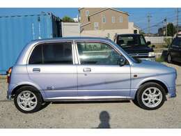 ☆男性も女性も様になるデザインです！一目見ただけで、この魅惑的なボディーが存在感を放っていることが分かって頂けると思います。