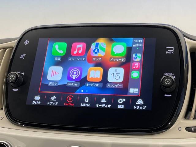 ●Apple　Car　Play：スマホとの有線接続で、ナビ・オーディオ再生などスマホのアプリ機能が画面でも使える便利機能です！