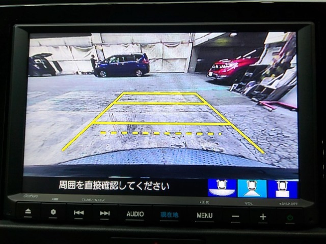 後方確認はオマカセのリアカメラ付です。雨天時や夜間のバック駐車時などで特に視界の安全確認に役立ちます。