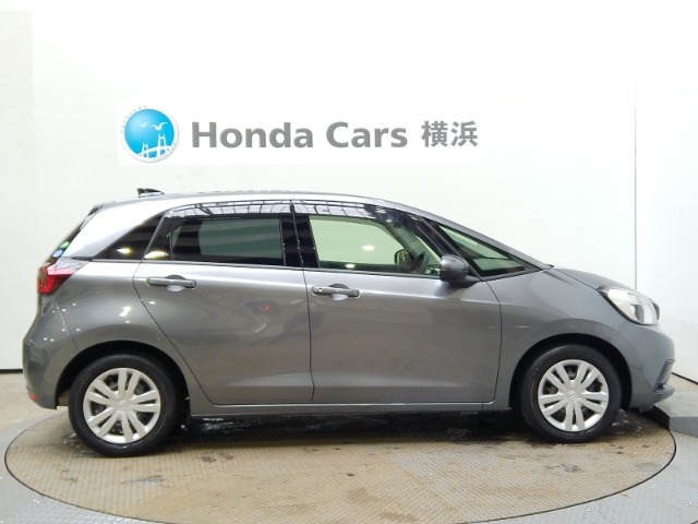 全長399cm、幅169cm、高さ154cmのお車になります。