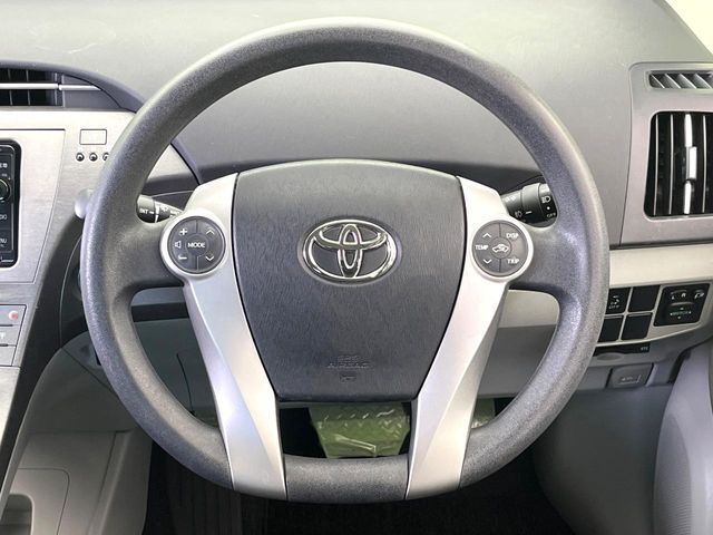 【ステアリングスイッチ】運転中、前方から目線をそらすことなく、オーディオ等の操作が可能な便利機能！安心＆快適なドライブを演出してくれます♪