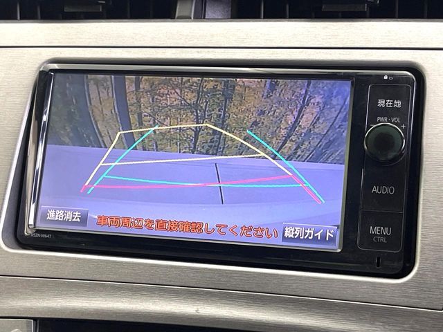 【バックカメラ】駐車時に後方がリアルタイム映像で確認できます。大型商業施設や立体駐車場での駐車時や、夜間のバック時に大活躍！運転スキルに関わらず、今や必須となった装備のひとつです！