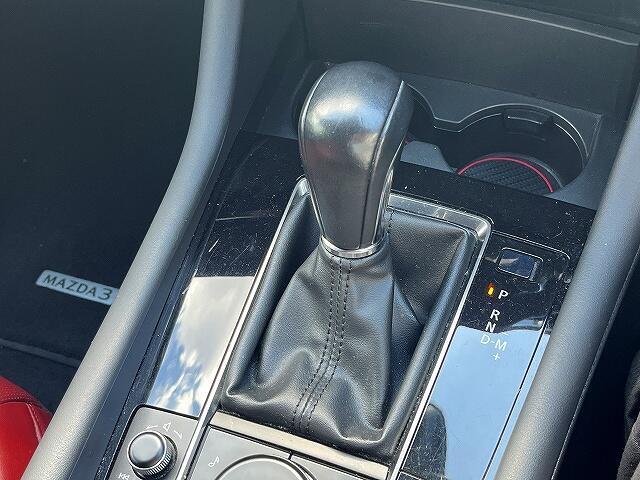 バックカメラ付なので駐車も安全安心です♪