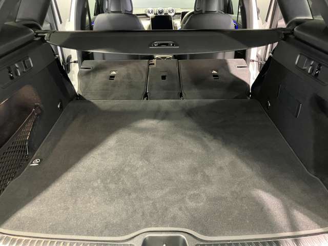 ブレーキ性能、乗り心地、デザイン全てにおいてご満足いただける足回りをメルセデスは具現化しております。