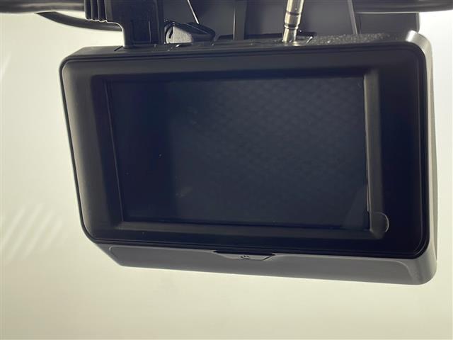 【ドライブレコーダー】映像・音声などの運転中の記録を残します。事故などを起こした起こされた時の証拠になりえますので、もしも時でも安心ですね。