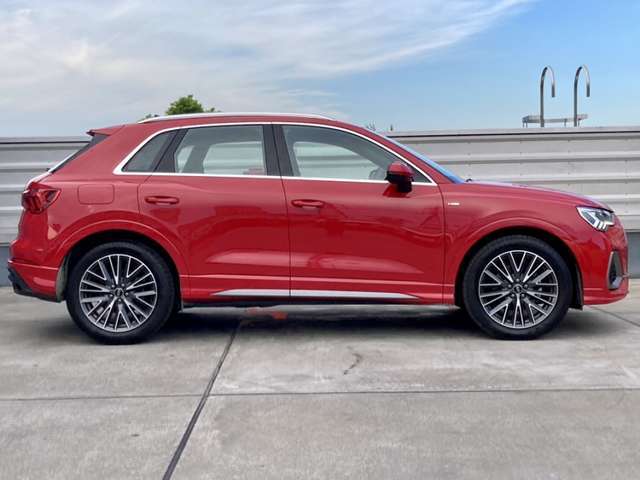 ドイツ本国Audi AGが認定する資格を有するメカニックが納車前の点検からアフターサービス迄サポート致します。