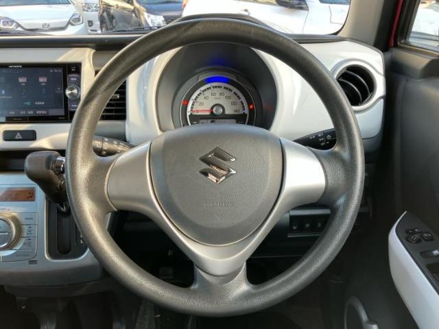 WECARSの展示場では実際に見て、触ってお車をお選びいただけます！知識の豊富な営業スタッフが様々なカーライフをご提案いたします！