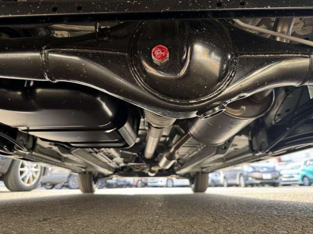 自社陸運局認証工場＆指定工場完備！国家資格車検検査員資格を持った整備士による整備。ステレオ・エアコン等走行に関係の無い所も不具合箇所が有れば修理してご納車致します☆