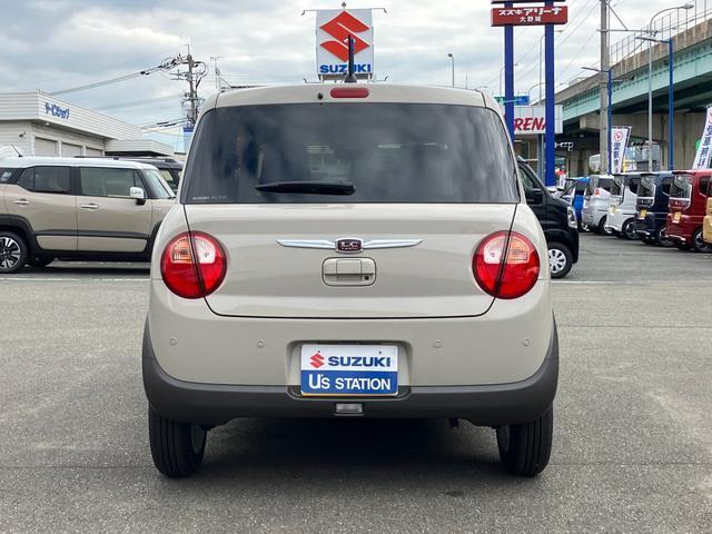 かわいらしいバックビュー。思わず遊びに出たくなっちゃいますね♪後方車両に急ブレーキを知らせる【エマージェンシーストップシグナル】装備！