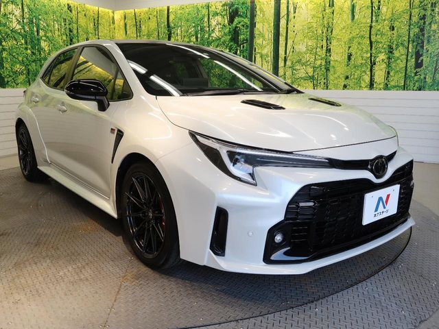 大好評のボディコーティング「弾スプラッシュコート」もご納車までに施工可能。通常のガラスコートと異なる、耐久年数6年の無機質ガラスコーティングが、ボディをキレイな状態に保ってくれます。
