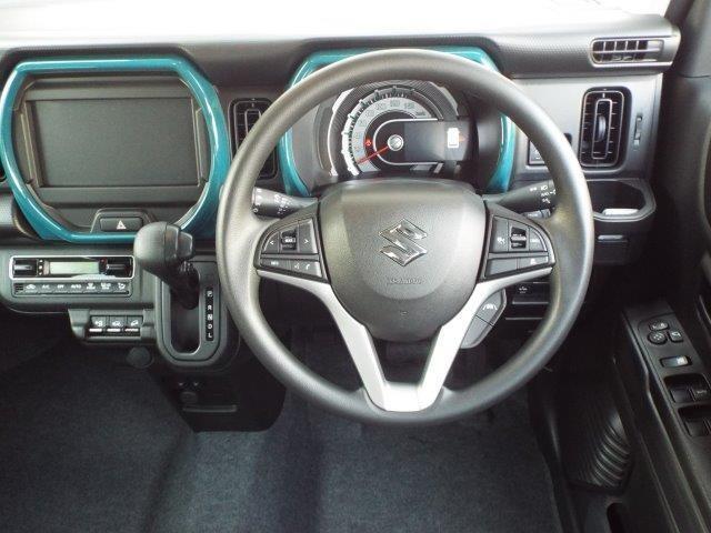 足元が広く使えてシフト操作がしやすいインパネオートマ！カラフルなパネルをはじめとしたインテリアデザインでとってもおしゃれです！！