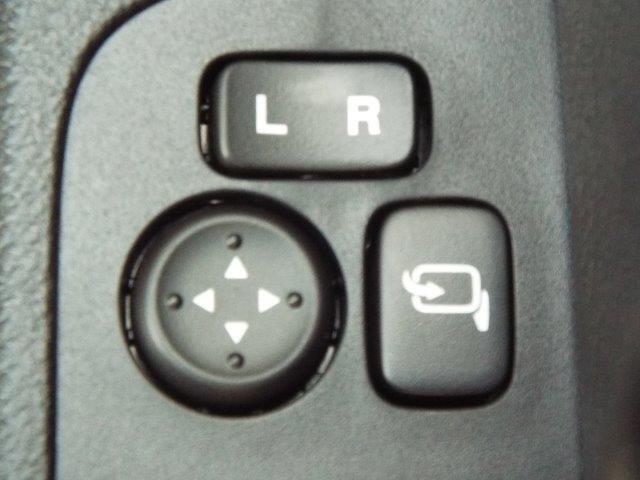 便利な電動格納ドアミラー！