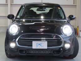 さらにワンオーナー車で、走行距離はわずか18900Km。今後、同じような条件の車両が入庫する可能性は非常に少なく、マニュアル車の相場も上昇傾向にあります。