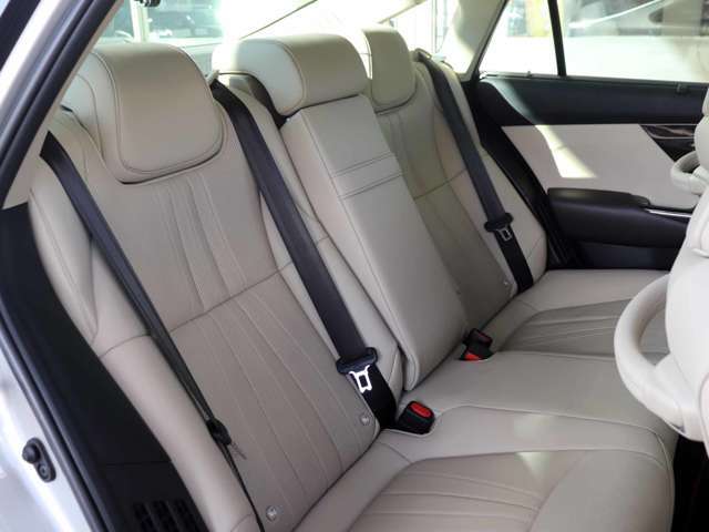 カーセブンだからできるお得なダイレクト販売の仕組み！お客様により多くの「おトク」を還元します！